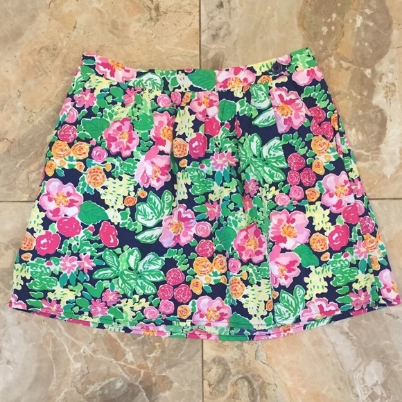 Lilly Pulitzer Dresses & Skirts - Lilly Pulitzer Navy Blue Floral Mini Skirt XS​​​